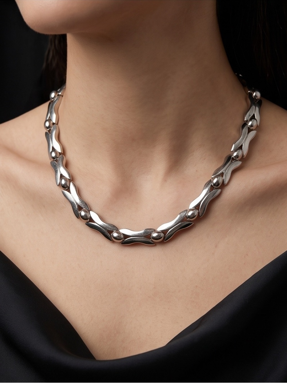 Vintage Monet Silver Plated X Link Modernist Choker Necklace 14” - 16”